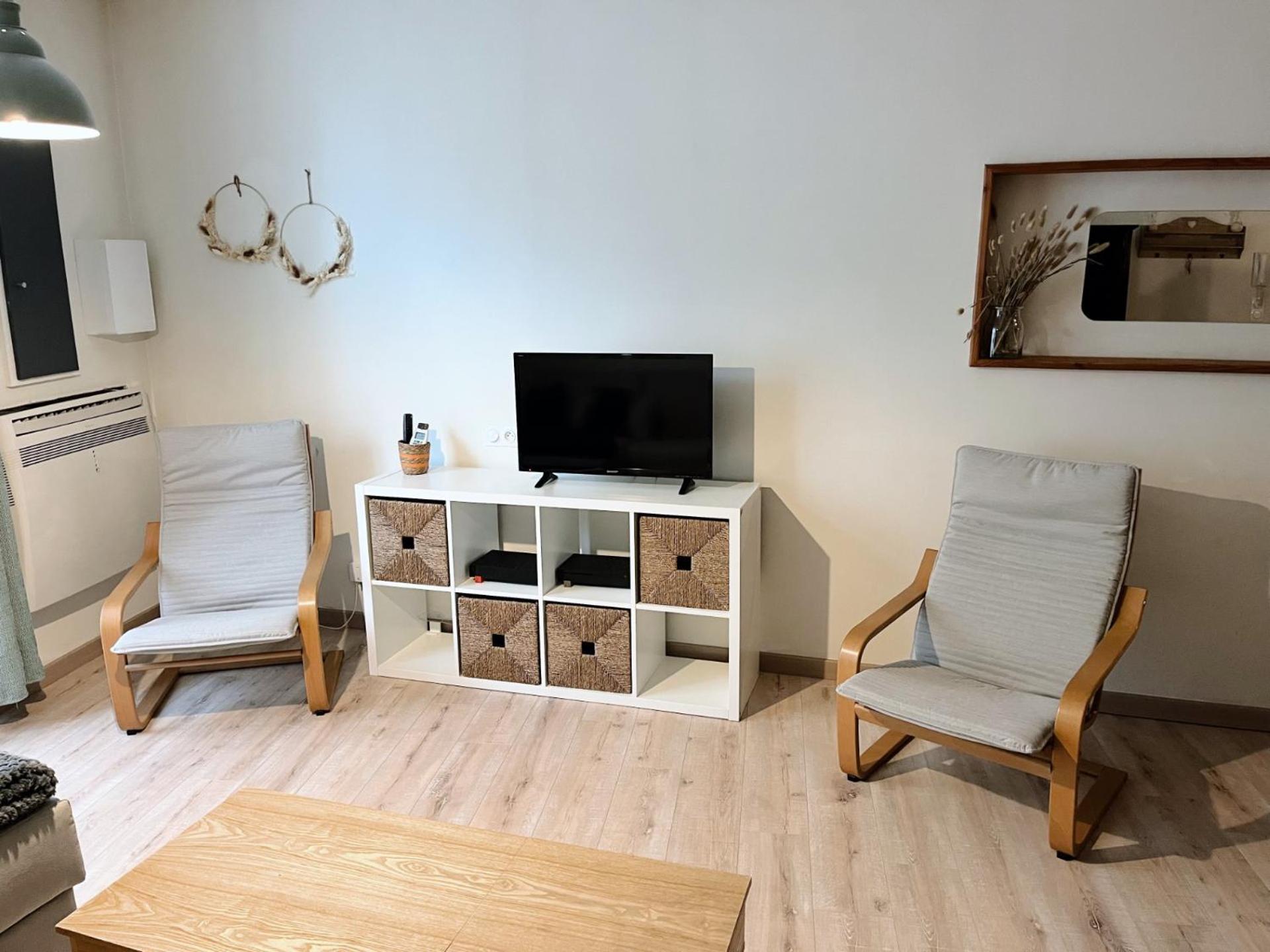 House Apartment *